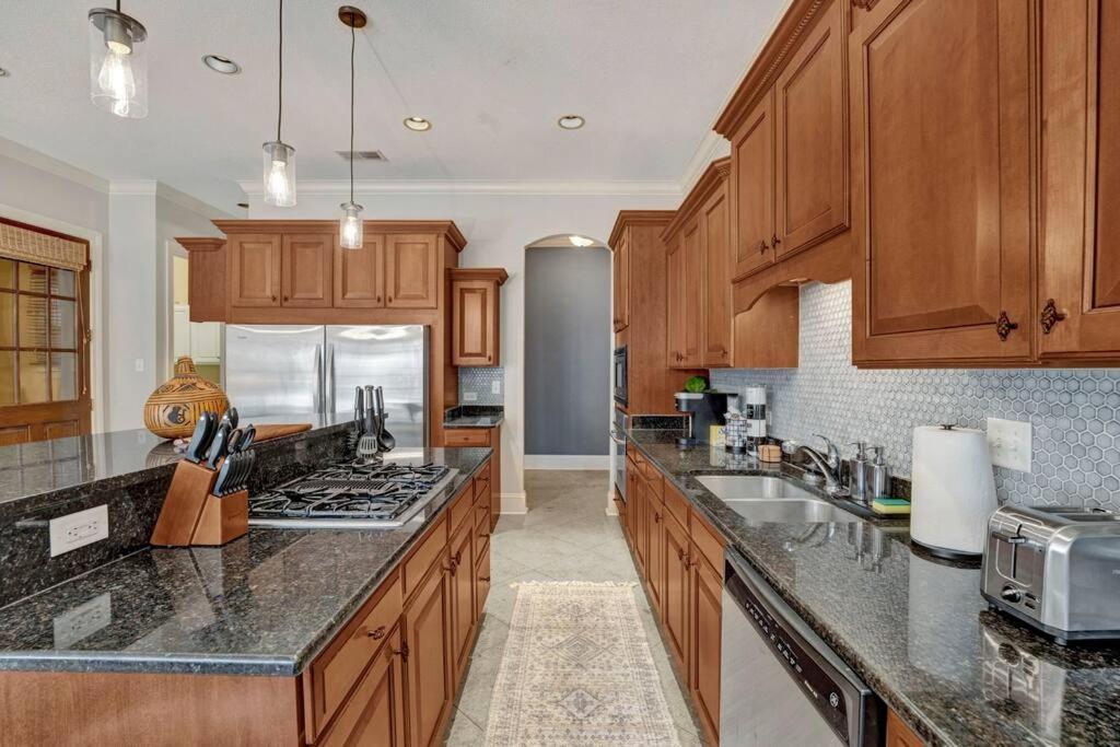 Luxury Home With Outdoor Patio And Game Room Мемфис Экстерьер фото