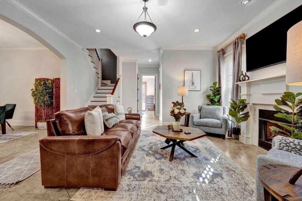 Luxury Home With Outdoor Patio And Game Room Мемфис Экстерьер фото