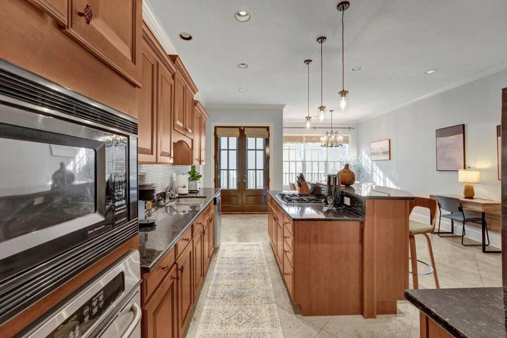 Luxury Home With Outdoor Patio And Game Room Мемфис Экстерьер фото