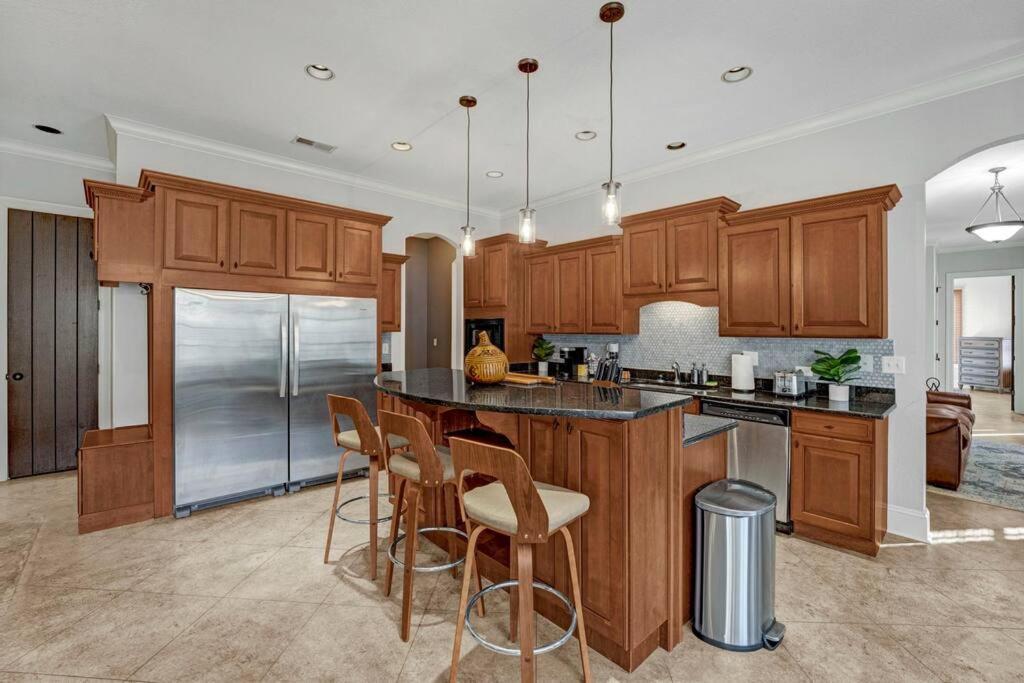 Luxury Home With Outdoor Patio And Game Room Мемфис Экстерьер фото